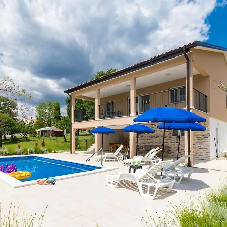 Marina - Lbn411 By Interhome