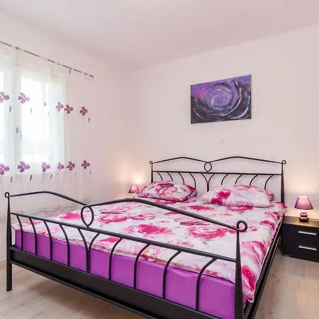 Holiday home Marina - Lbn411 By Interhome